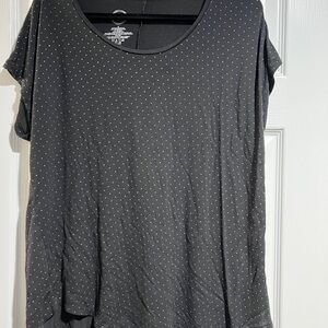 Maurices Charcoal Dotted Short Sleeve Tee